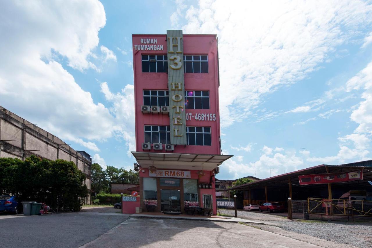 Super Oyo 90385 H3 Hotel Yong Peng Dış mekan fotoğraf